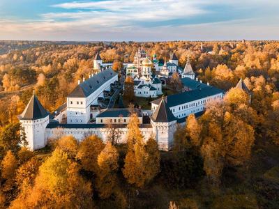 город Звенигород - цены на элитную недвижимость в Звенигороде в 40 км от  Москвы на Новой Риге