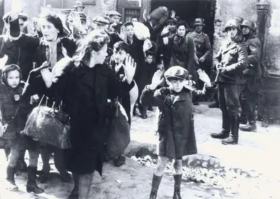 Отдайте ваших детей!» Одно из самых страшных преступлений нацистов | Статья  | Culture.pl